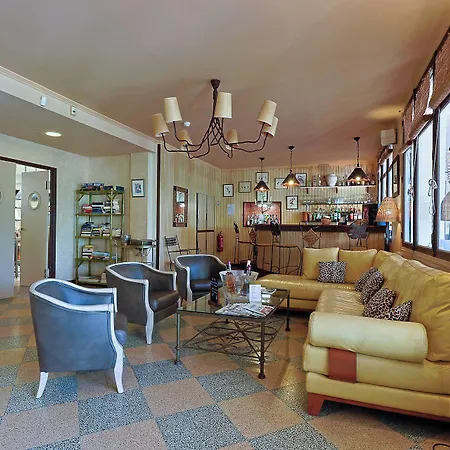 Cap Negre 3* 르 라방두