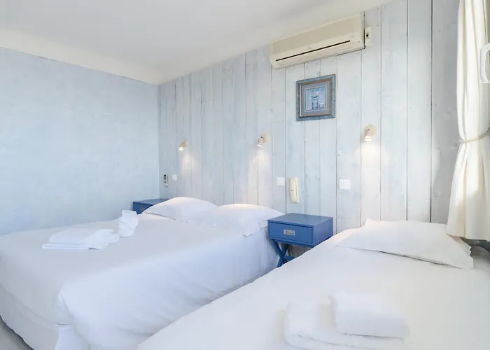 Cap Negre فندق 3*